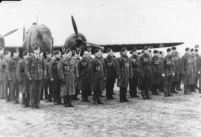 Airmen of No. 311 Squadron in front of a Wellington, East Wretham 1941