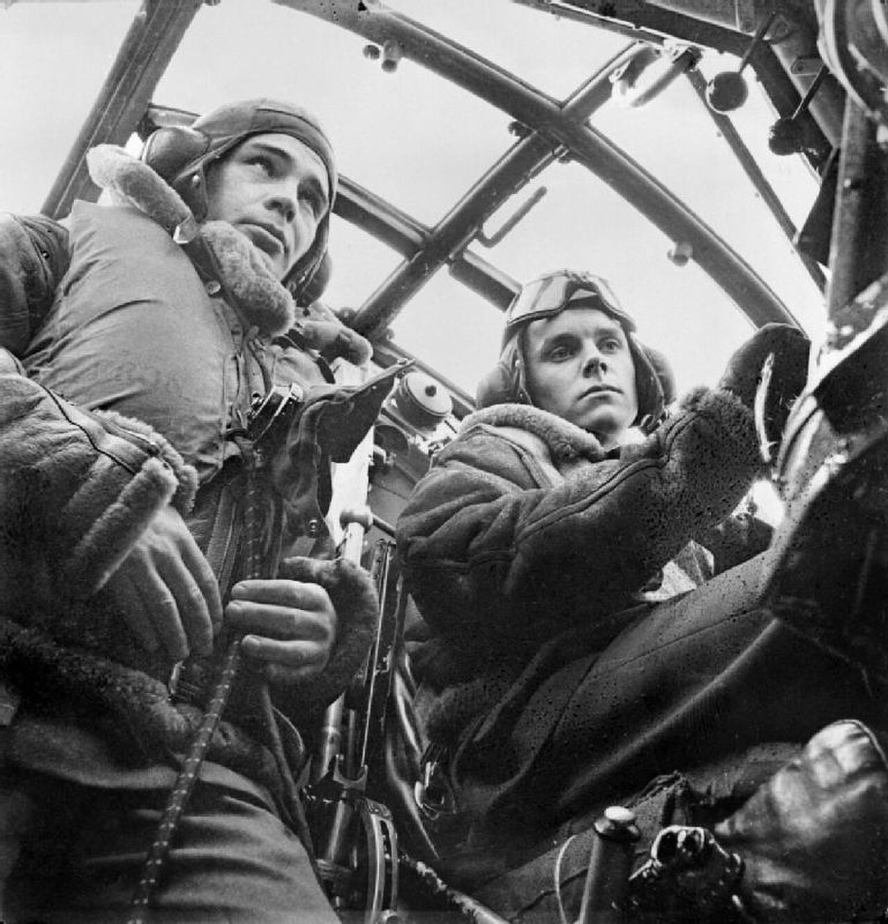 Pilot and second pilot in the cockpit of a Wellington